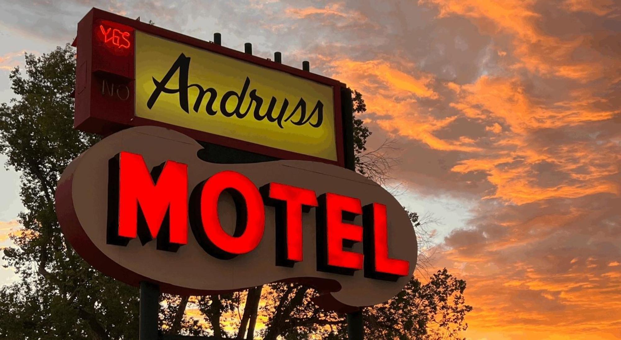 Andruss Motel Walker Ngoại thất bức ảnh